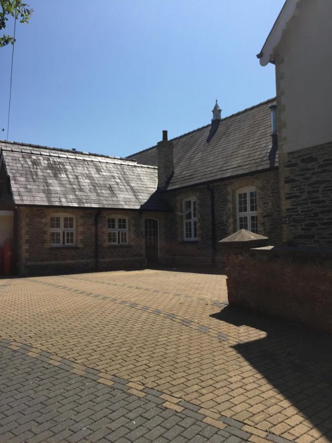 Old School B & B Pencader (Carmarthenshire) Exterior foto