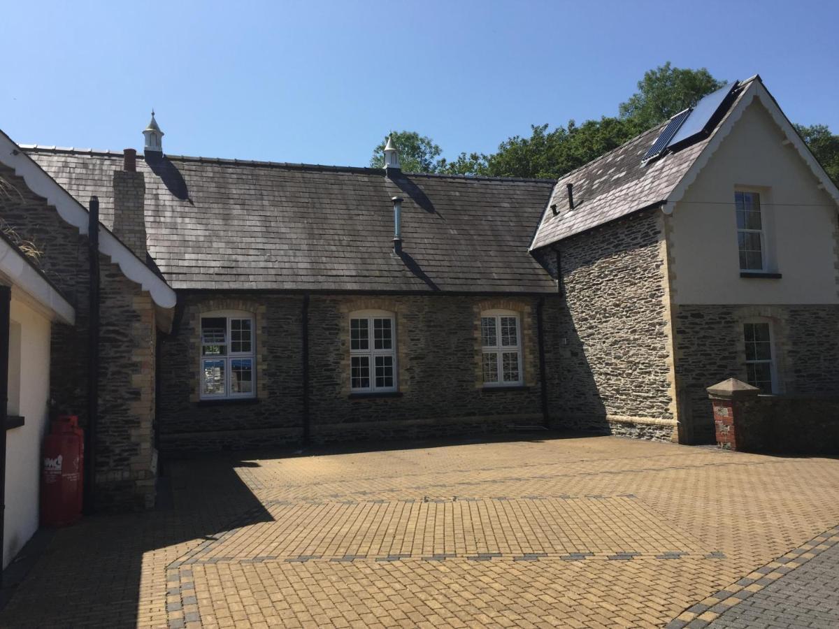 Old School B & B Pencader (Carmarthenshire) Exterior foto